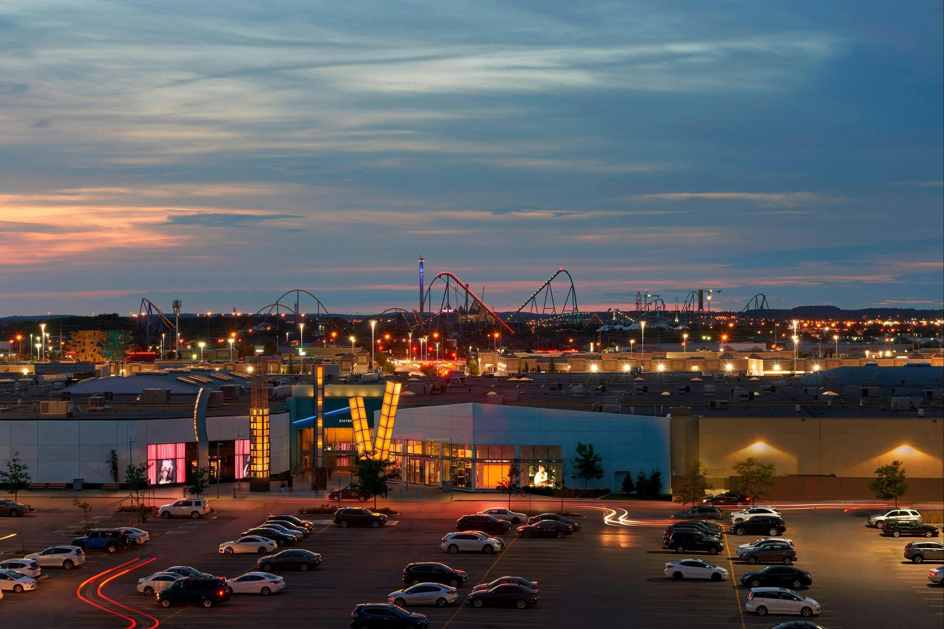Aloft Vaughan Mills – Vaughan Mills skyline view