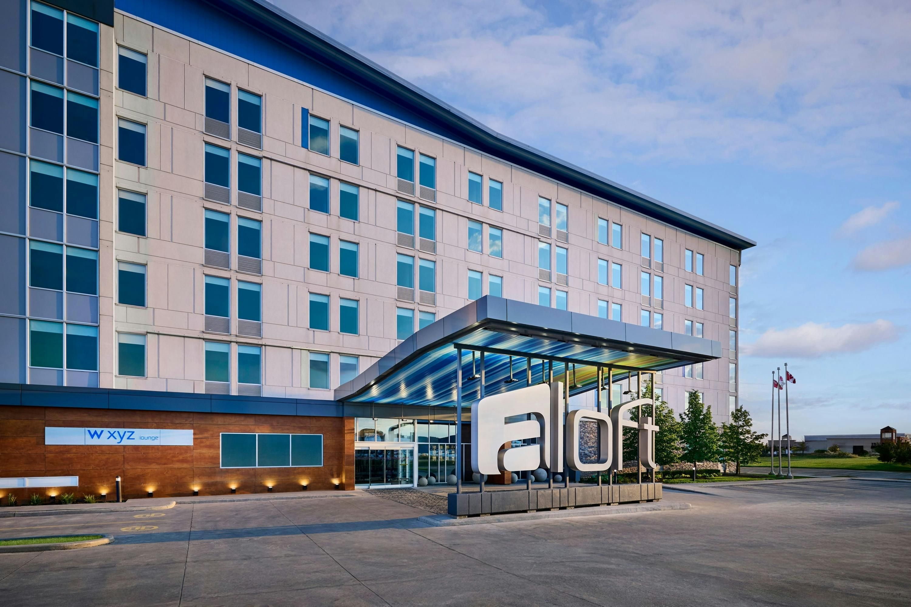 Aloft Vaughan Mills – Main entrance