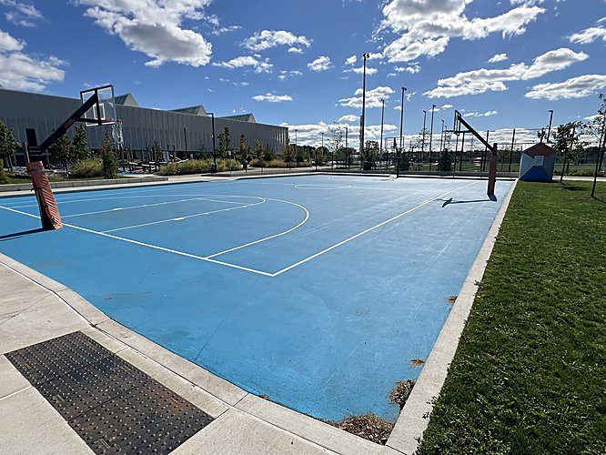 Churchill Meadows Community Centre – Entrance approach