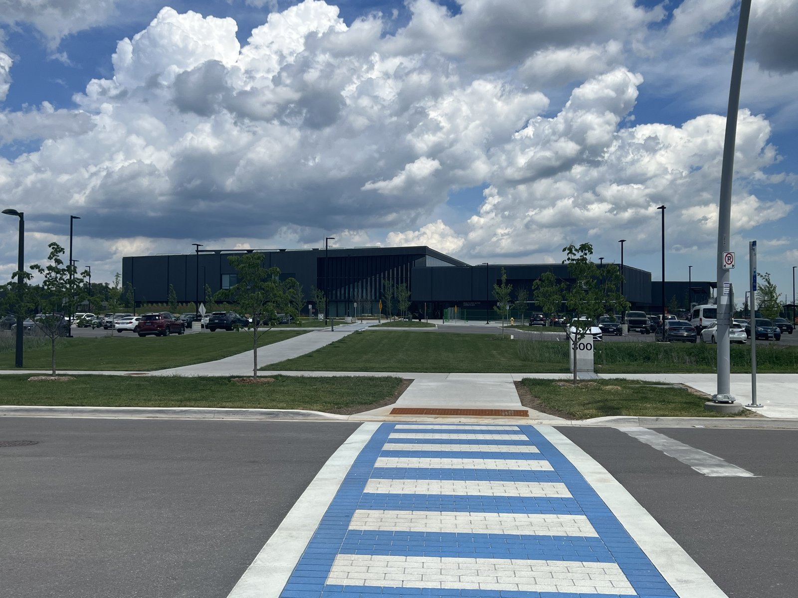 East Gwillimbury Health and Active Living Plaza – pedestrian crosswalk and walkway approach to the facility