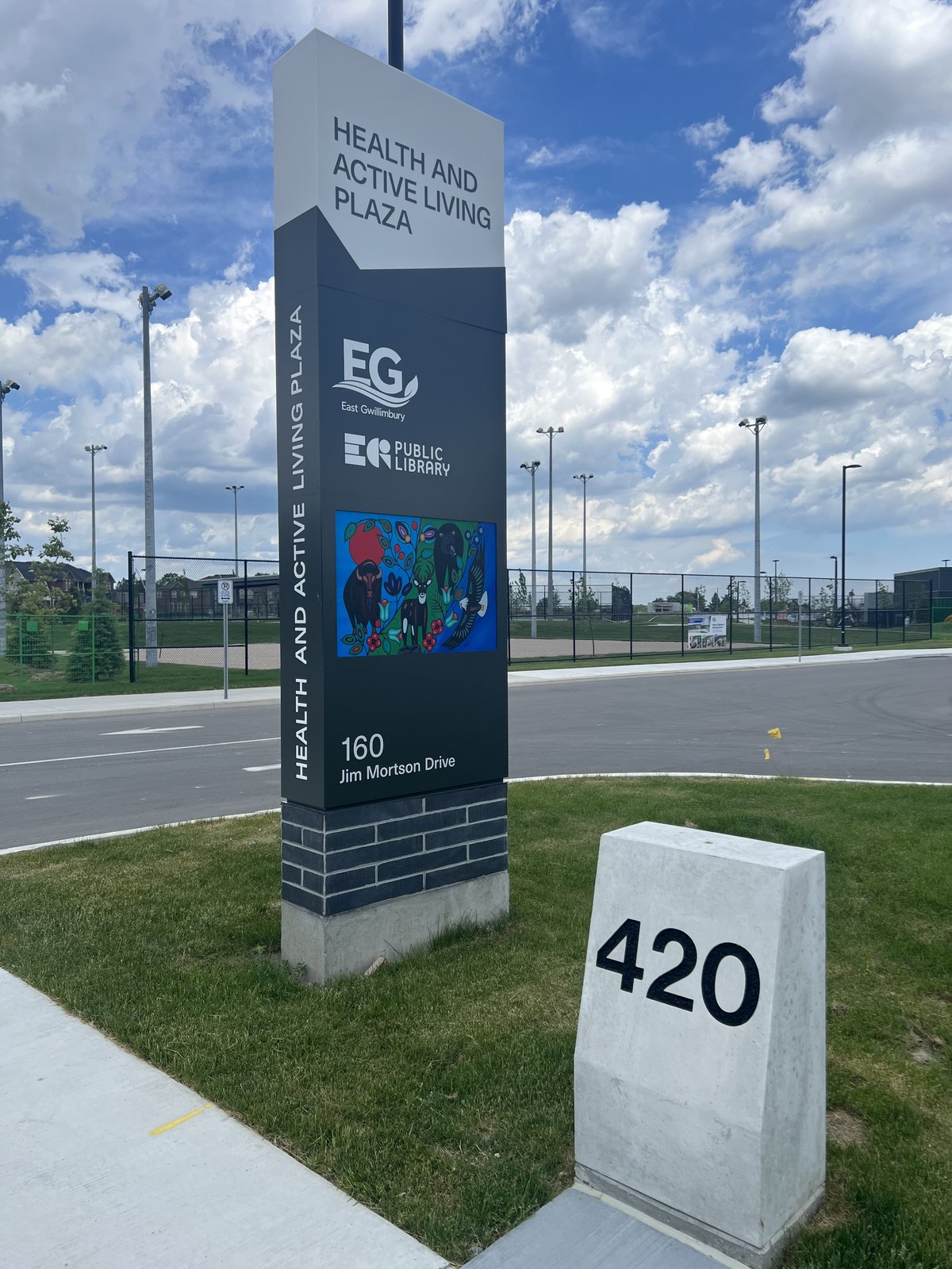 East Gwillimbury Health and Active Living Plaza – pylon sign at 160 Jim Mortson Drive
