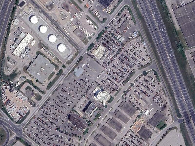 Hilton Garden Inn Mississauga – Site context near Caroga Drive