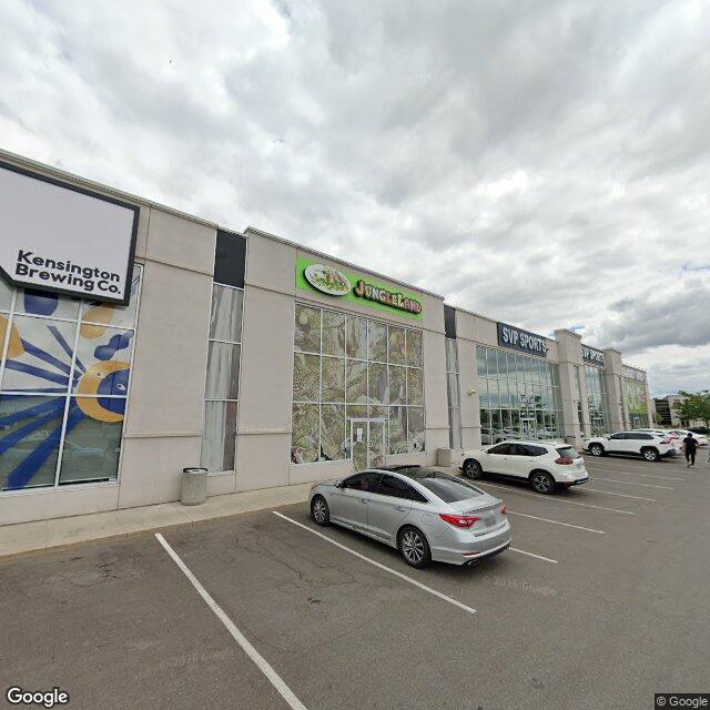 Industrial Building – Si Vous Play Sports – Building facade