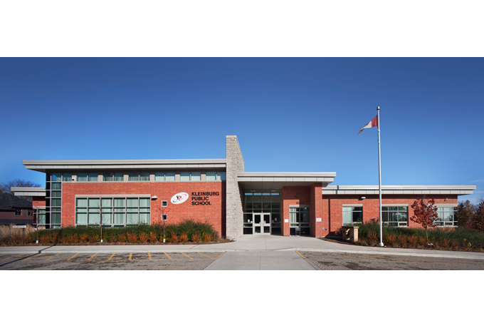 Kleinburg Public School – Main entrance with signage