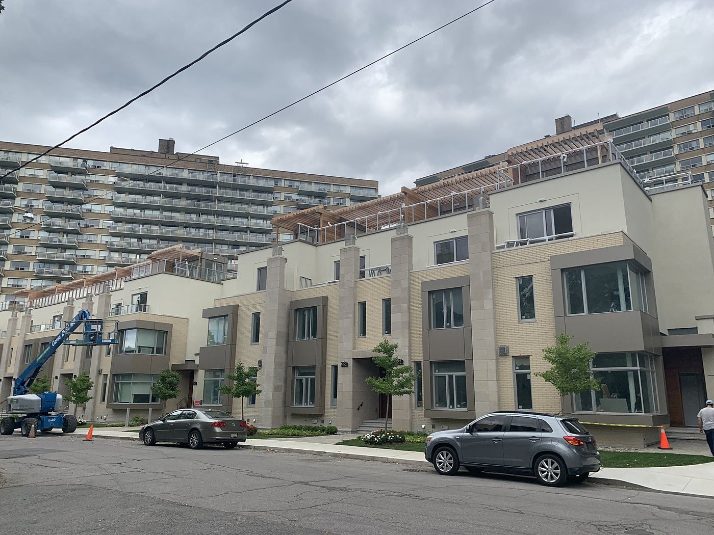 23 Lascelles – Townhouse block from street