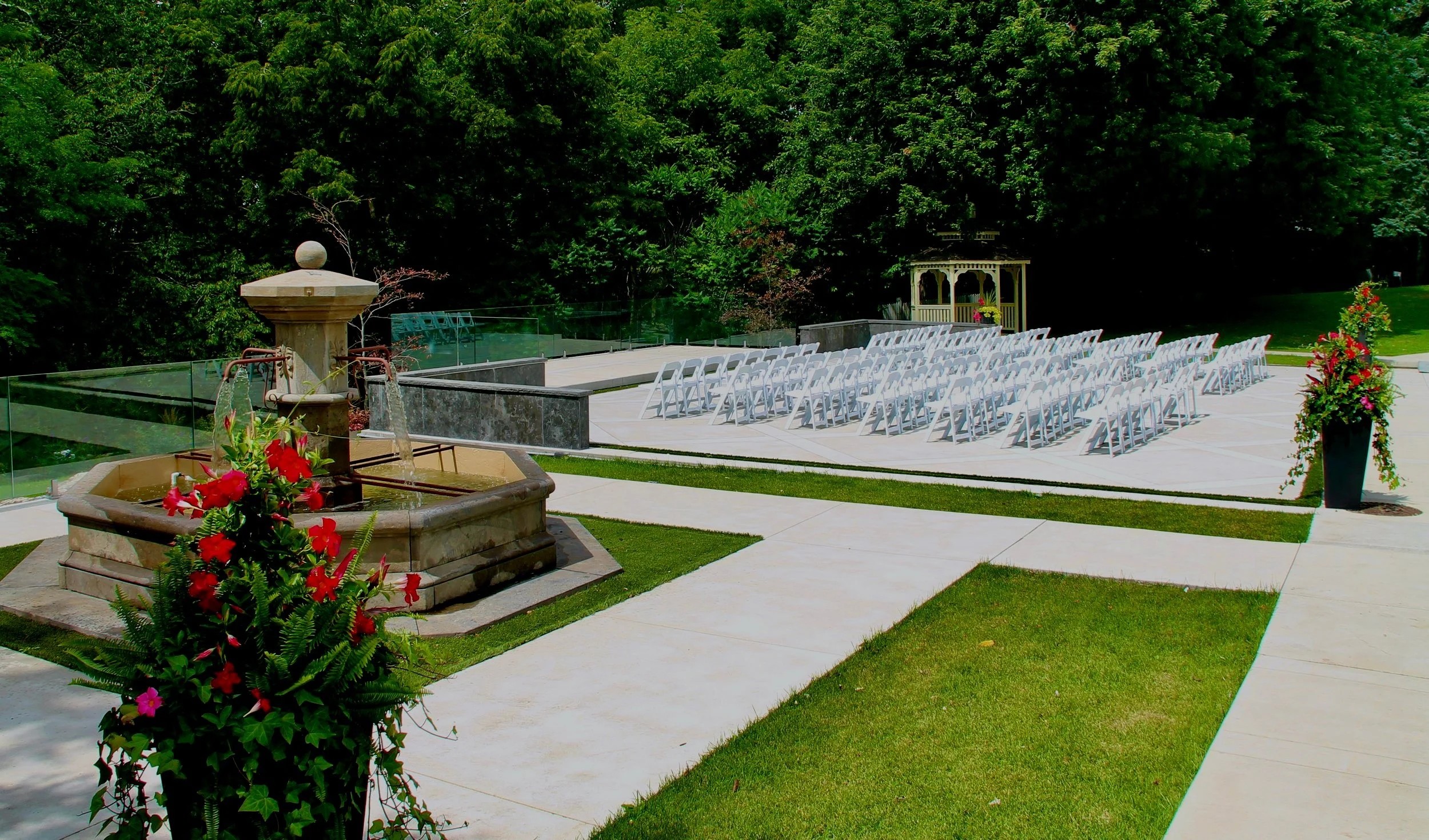 The Doctor's House – Outdoor terrace and fountain
